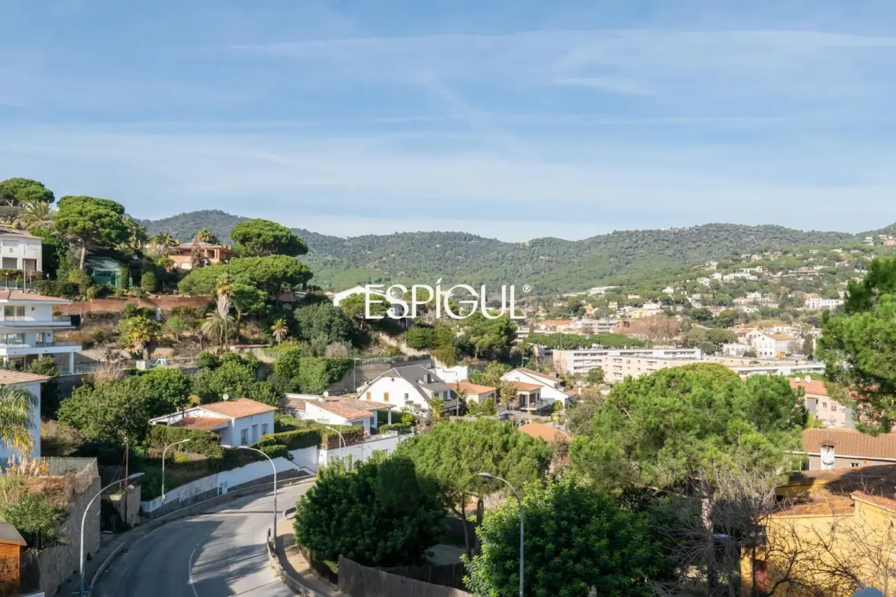 Proyecto exclusivo en el corazón de Cabrils – elegancia, luz y arquitectura contemporánea