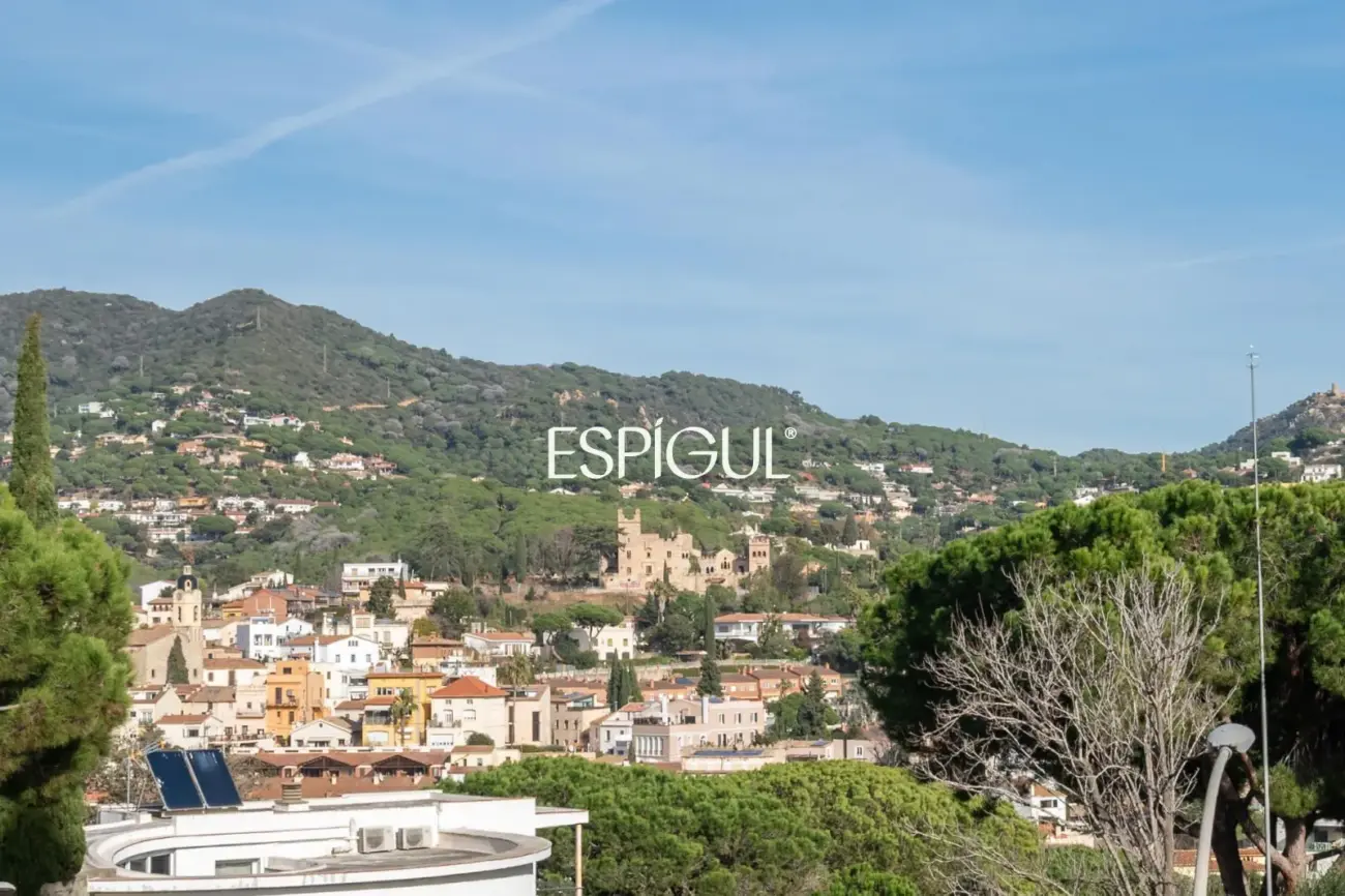 Proyecto exclusivo en el corazón de Cabrils – elegancia, luz y arquitectura contemporánea