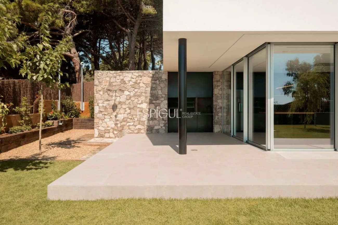 Contemporary Design Residence in Teià with a Pool and Private Garden.