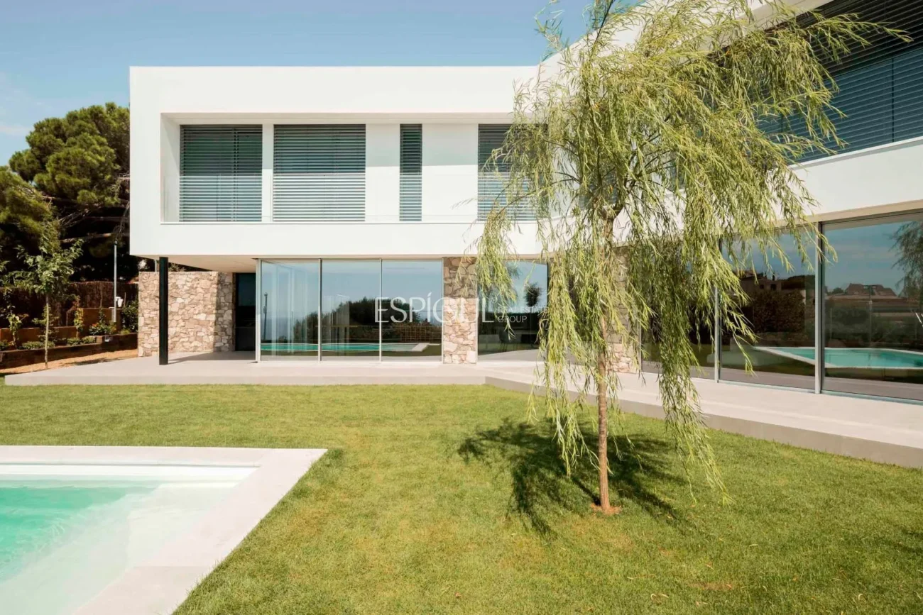 Zeitgenössische Designresidenz in Teià mit Pool und privatem Garten