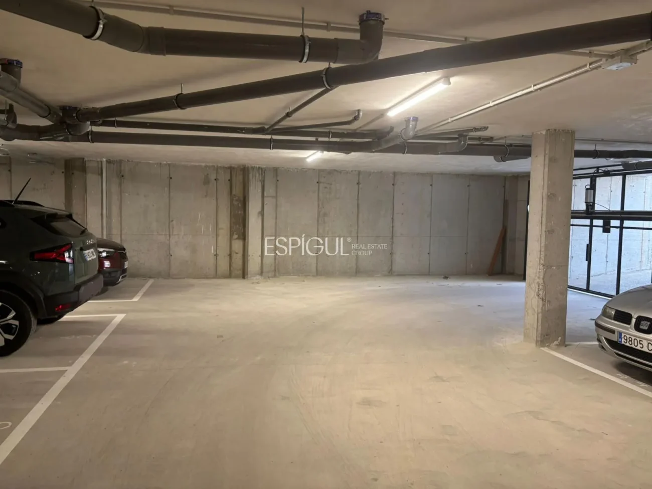 Dernier parking à vendre à Domeny Gérone