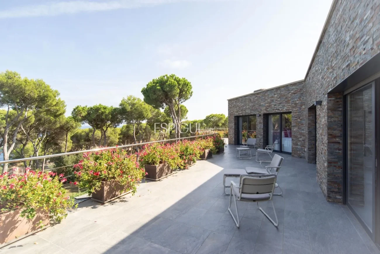 Luxury Villa in Calella De Palafrugell with an Infinity Pool and Panoramic Sea Views