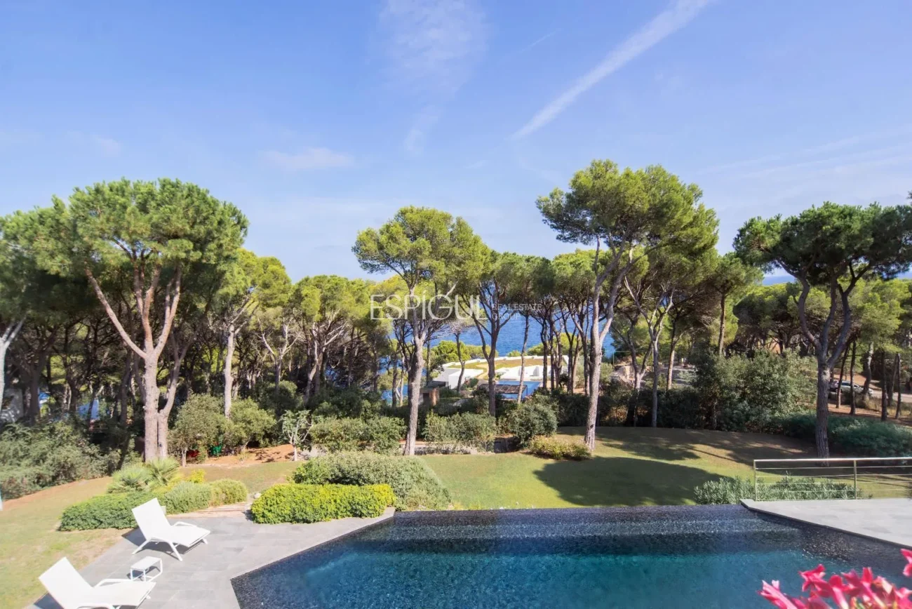 Luxury Villa in Calella De Palafrugell with an Infinity Pool and Panoramic Sea Views