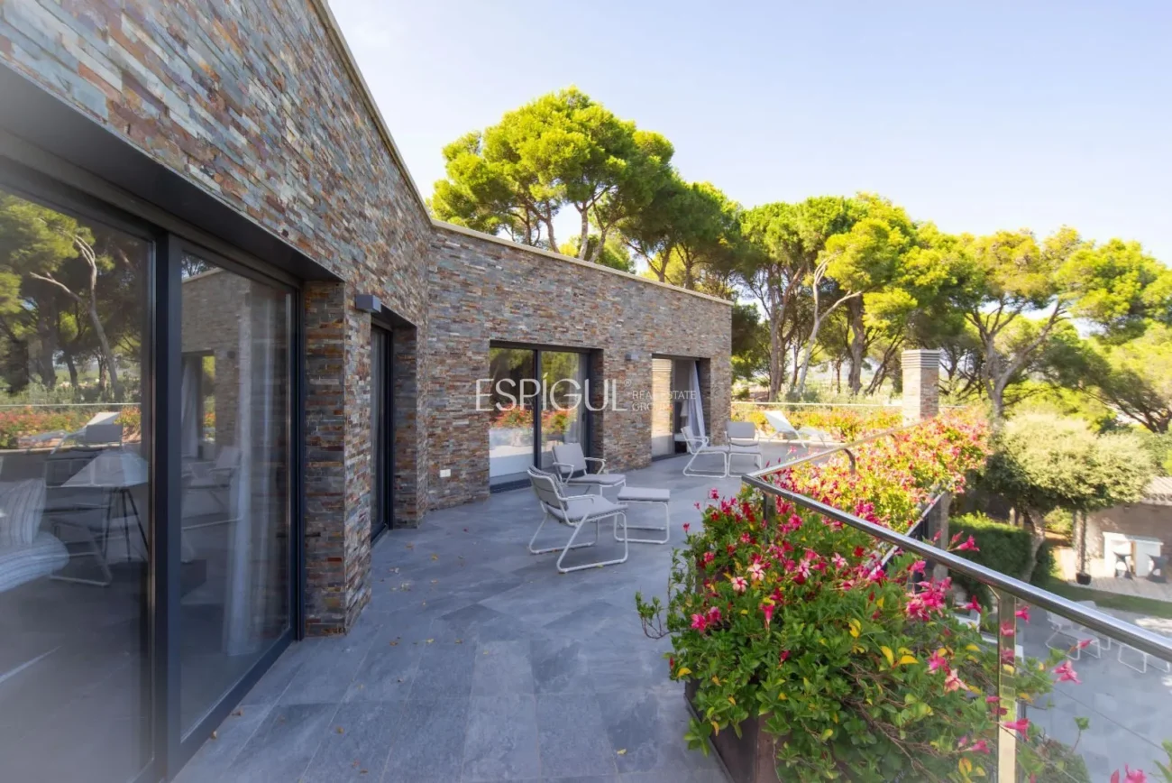 Luxury Villa in Calella De Palafrugell with an Infinity Pool and Panoramic Sea Views
