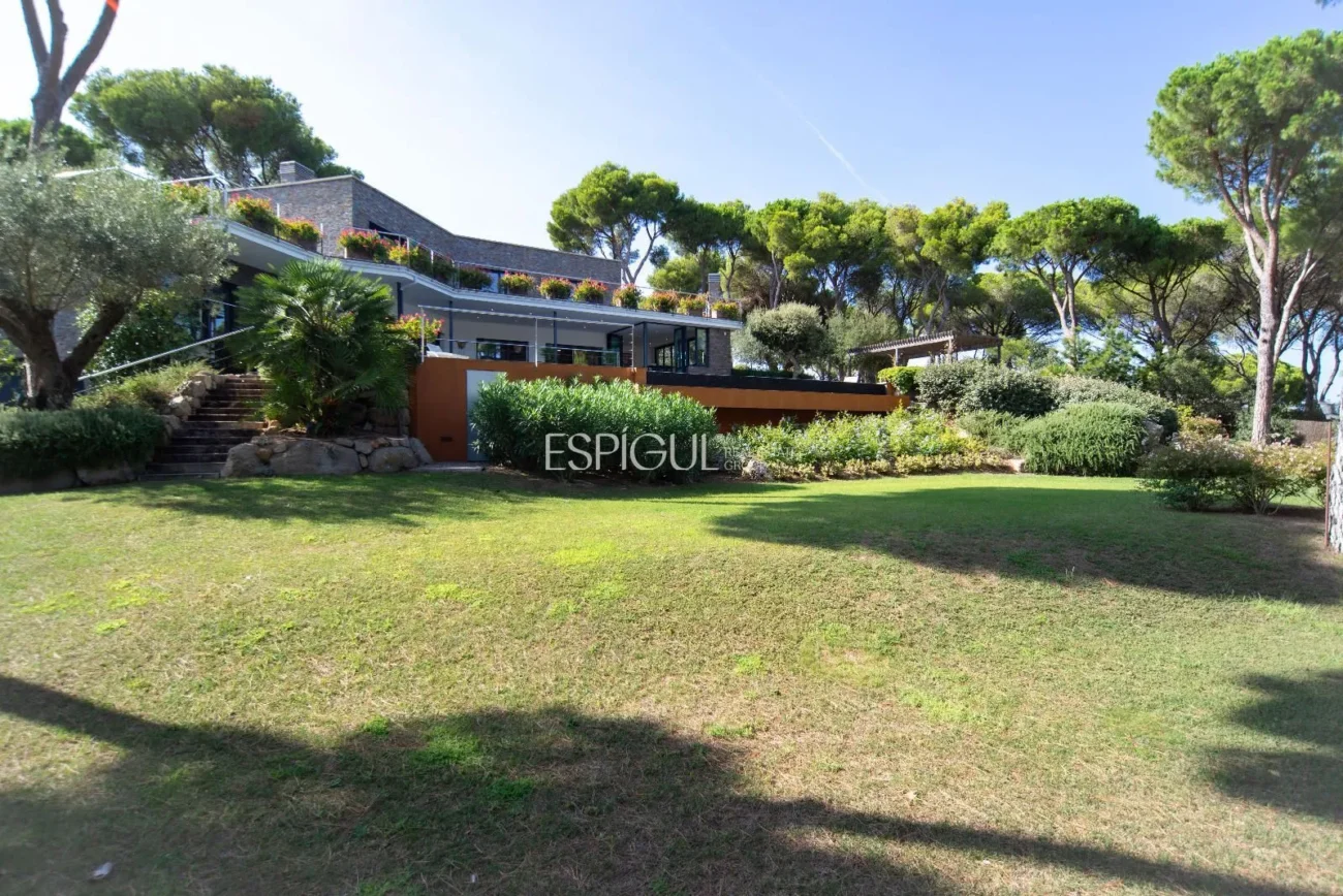 Luxury Villa in Calella De Palafrugell with an Infinity Pool and Panoramic Sea Views