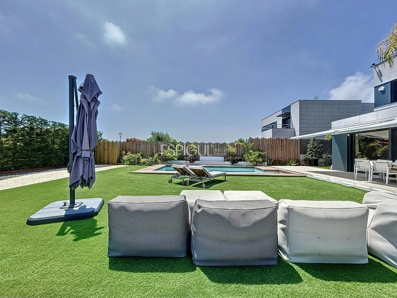 Villa exclusive avec piscine, jardin et finitions de luxe authentique