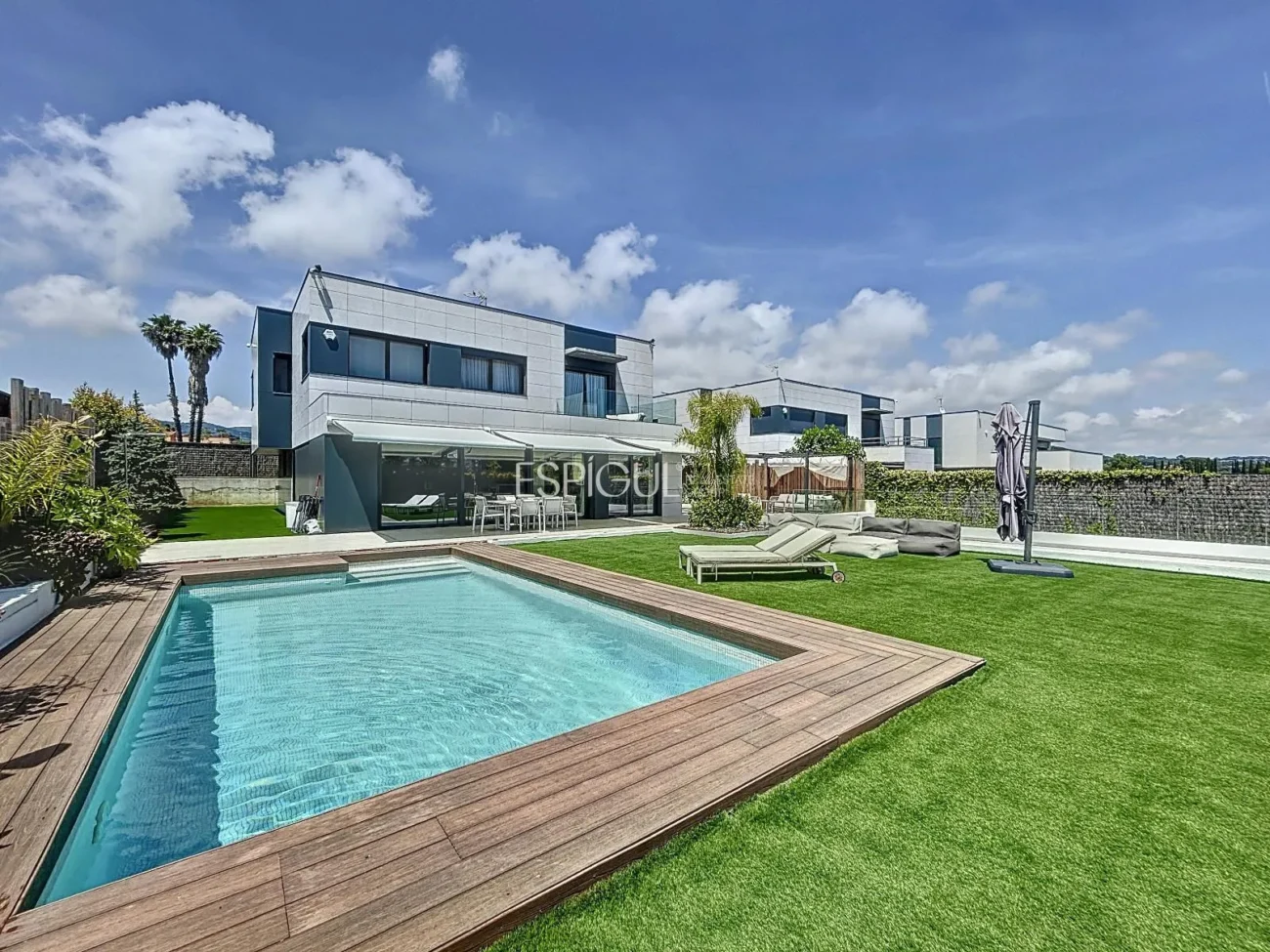 Villa exclusive avec piscine, jardin et finitions de luxe authentique