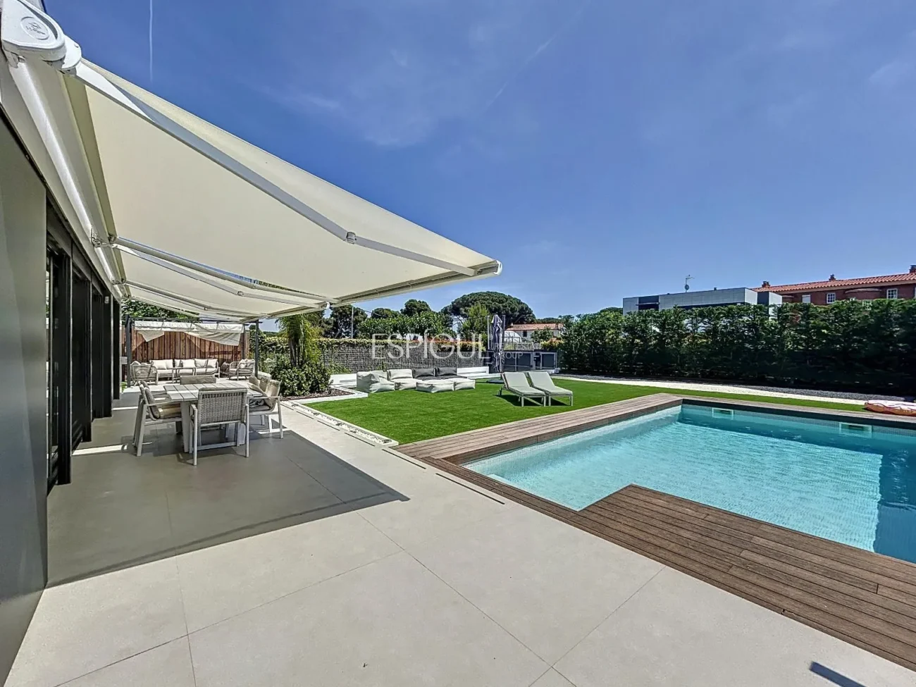 Villa exclusive avec piscine, jardin et finitions de luxe authentique
