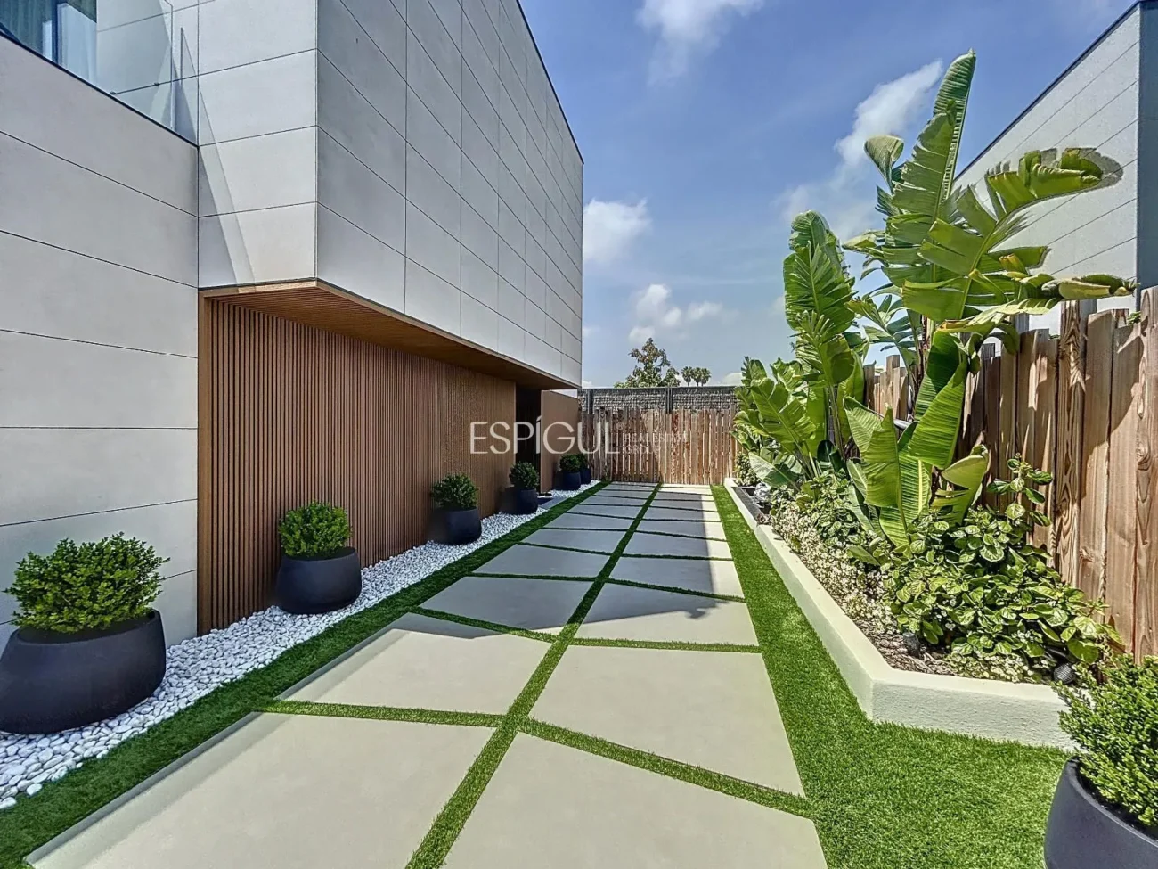 Villa exclusive avec piscine, jardin et finitions de luxe authentique