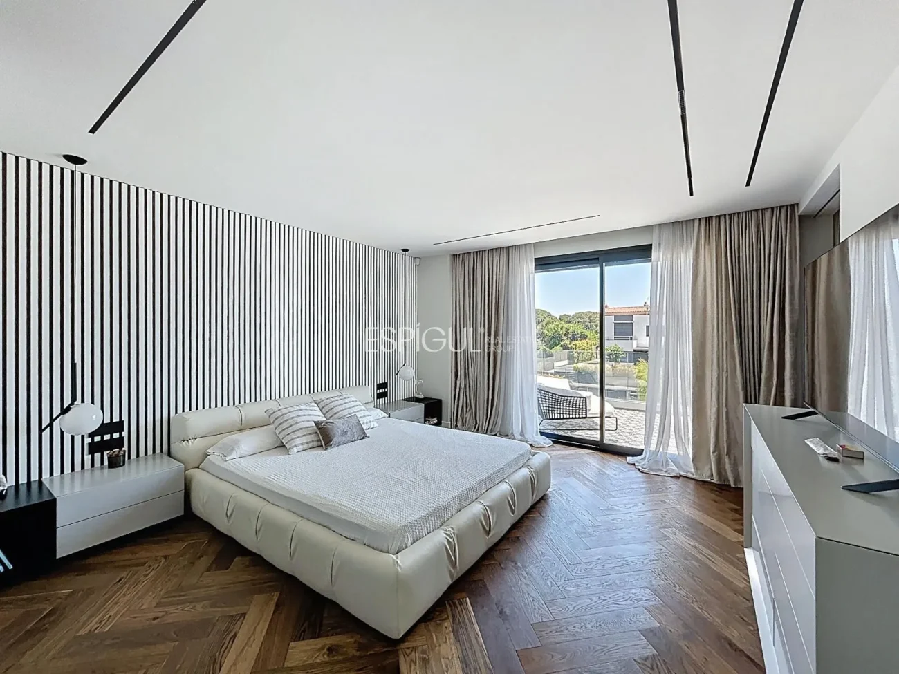 Villa exclusive avec piscine, jardin et finitions de luxe authentique