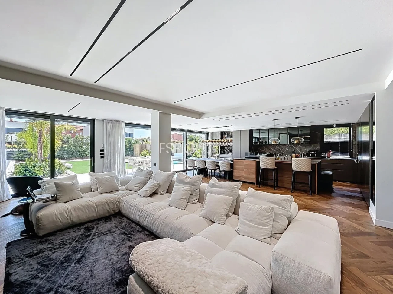Villa exclusive avec piscine, jardin et finitions de luxe authentique