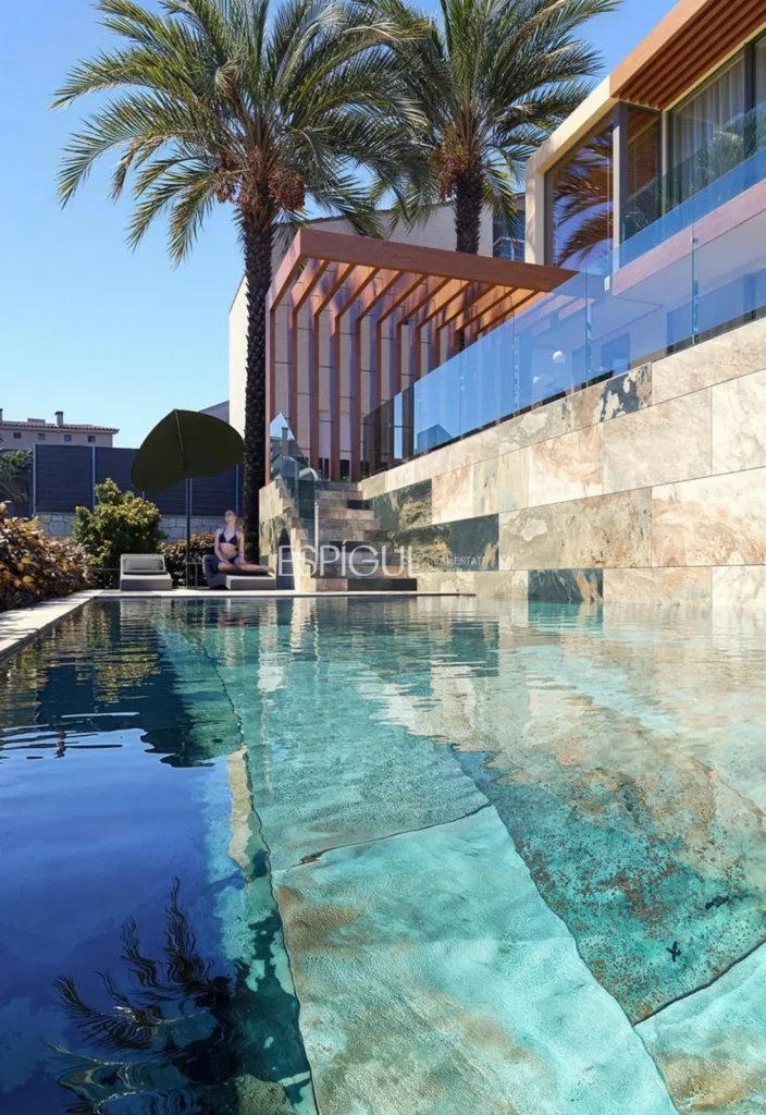 Impressive villa with all amenities in a premium setting