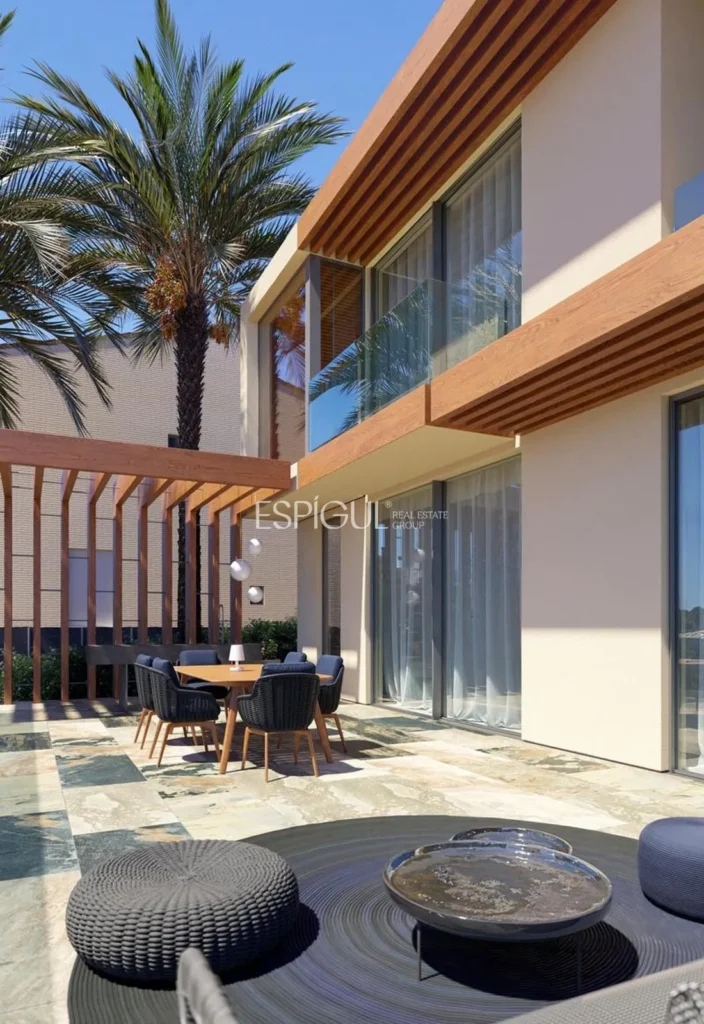Impressive villa with all amenities in a premium setting