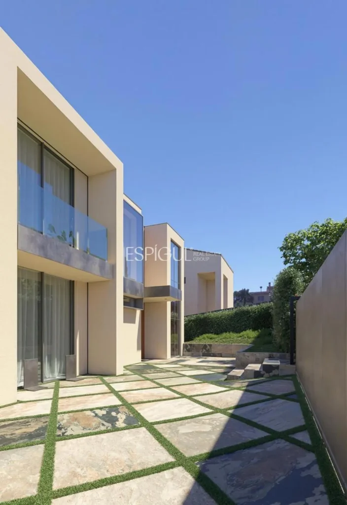 Impressive villa with all amenities in a premium setting