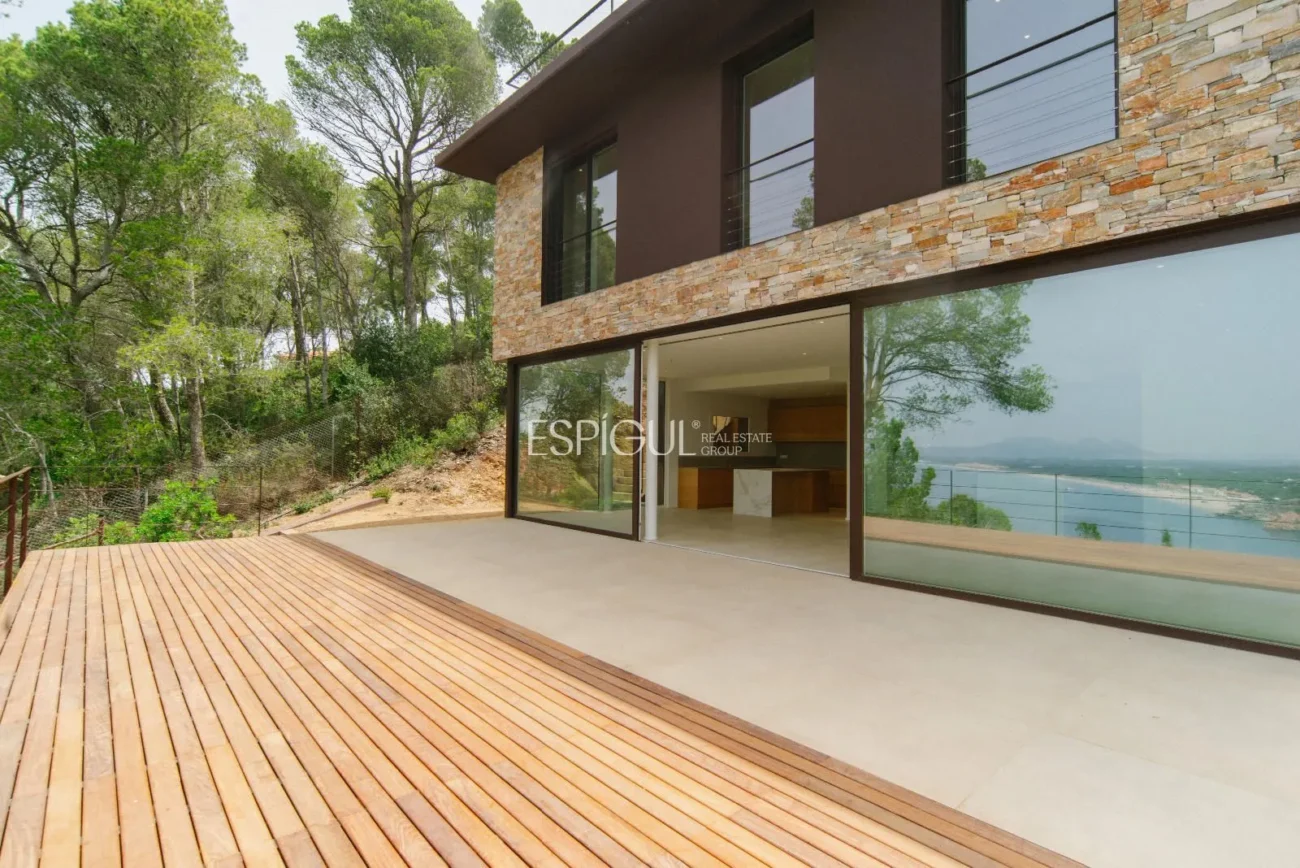 Luxury Villas with Sea Views in Begur