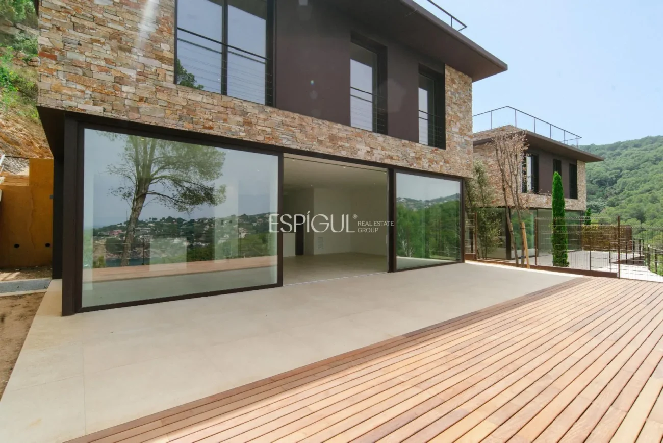Luxury Villas with Sea Views in Begur