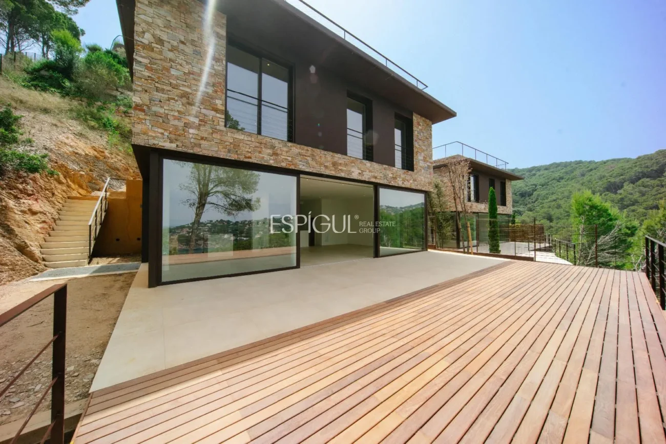 Luxury Villas with Sea Views in Begur