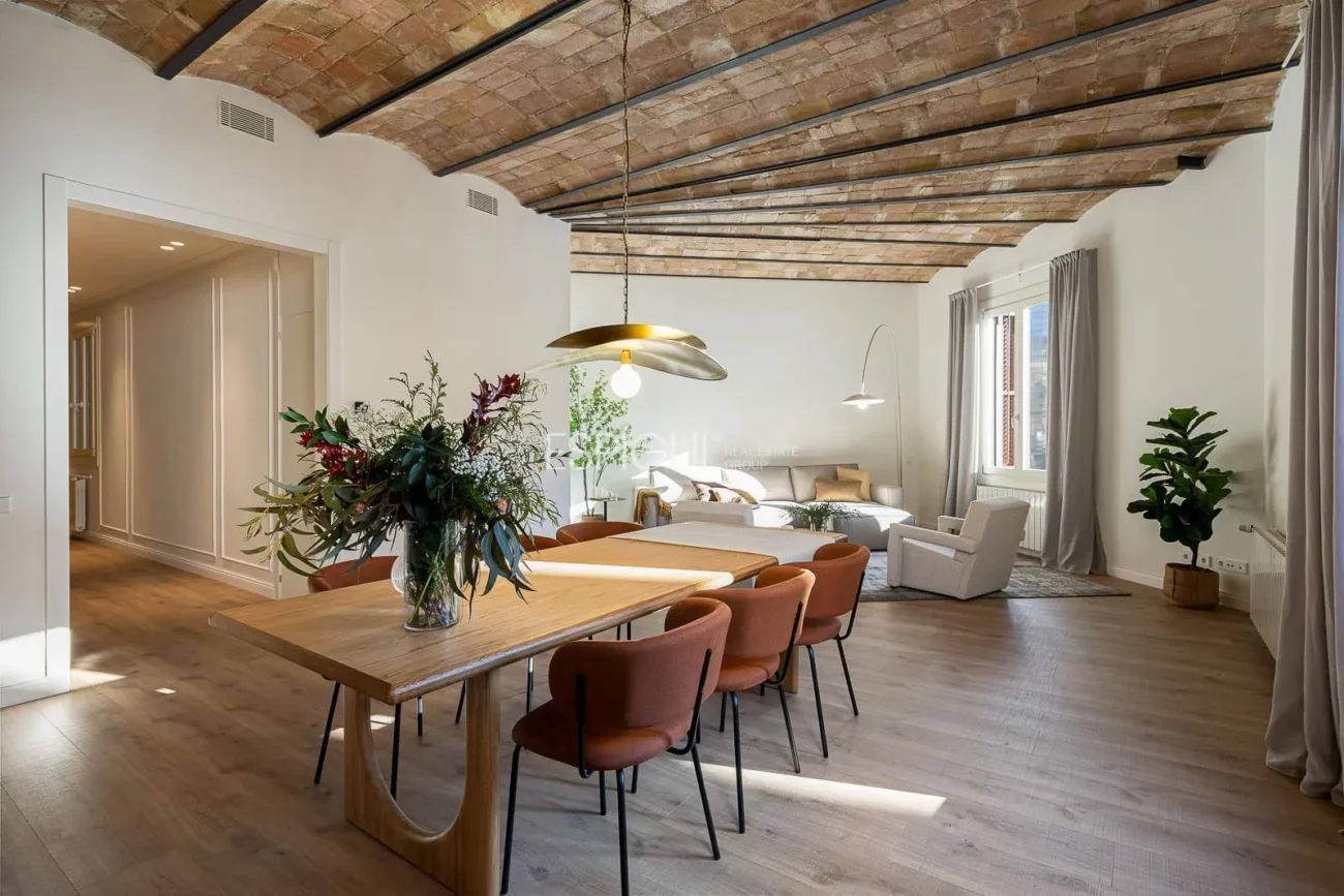 Logement exclusif avec une essence classique et un confort contemporain au cœur de l&rsquo;Eixample Dret