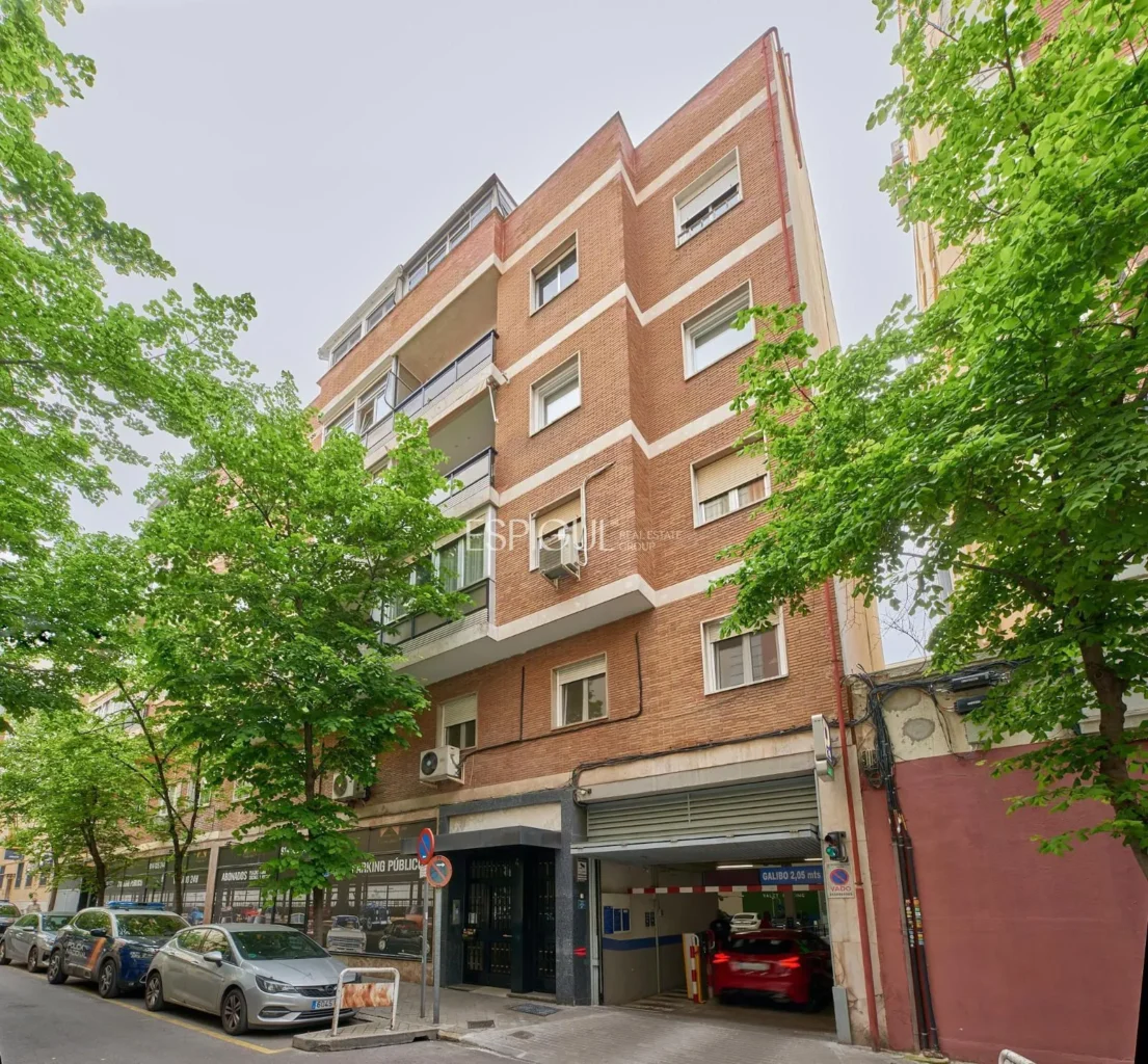 Habitatge exterior al carrer Príncipe de Asturias, Lista