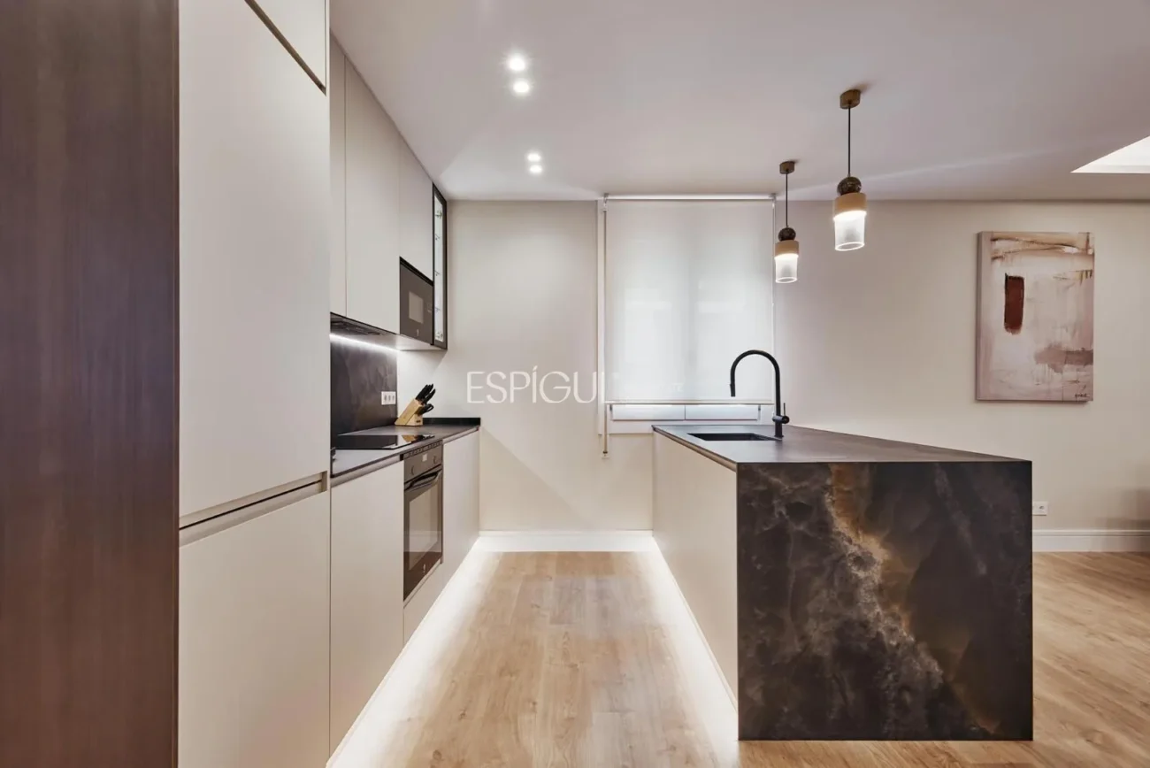 Habitatge reformat exterior al Carrer Montesa, Goya