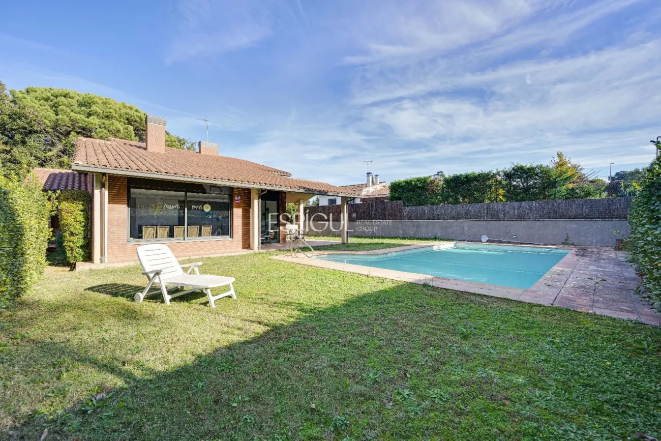 Haus in Fornells Parc mit Pool