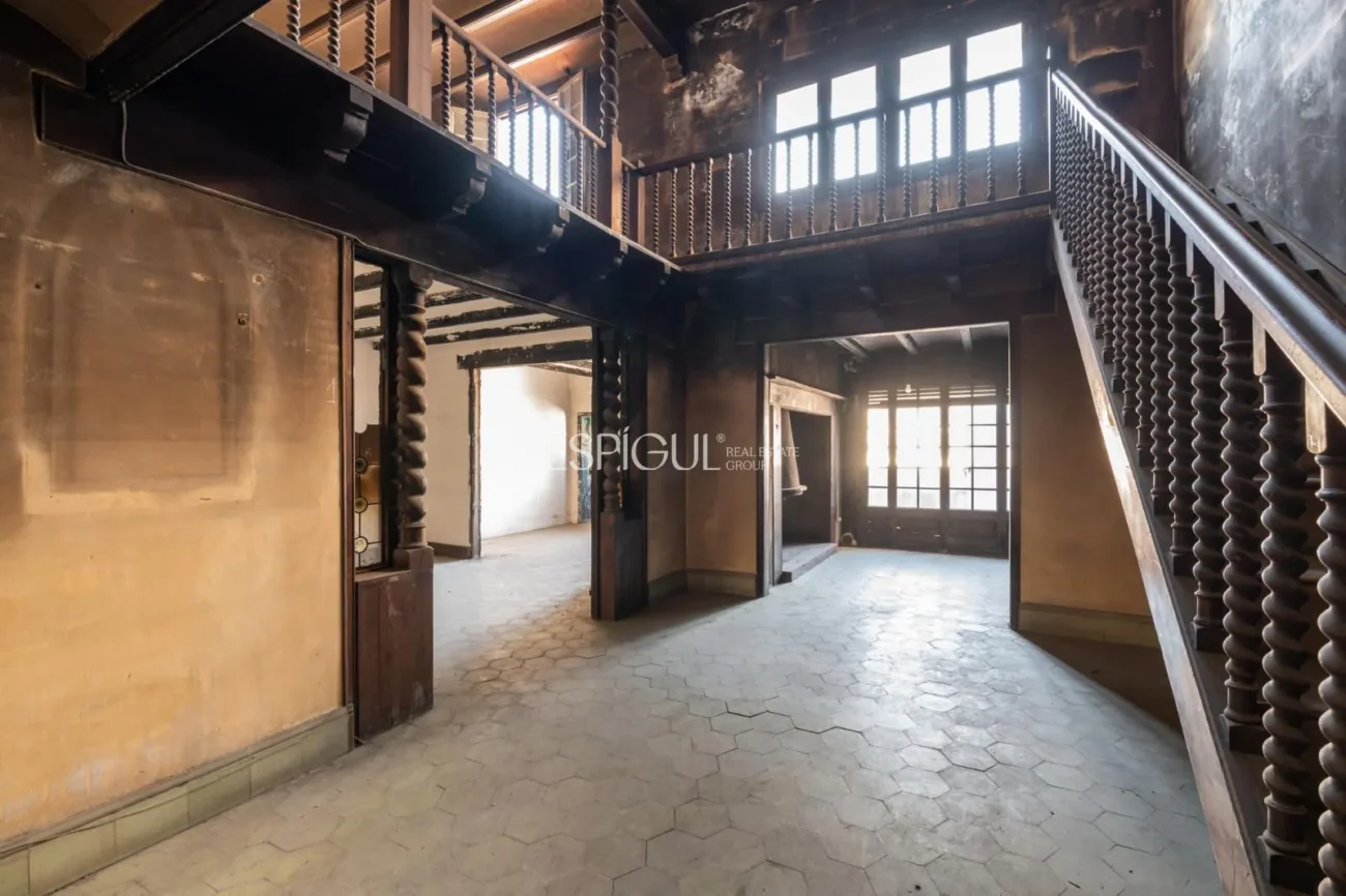Duplex à vendre dans la rue de Majorque