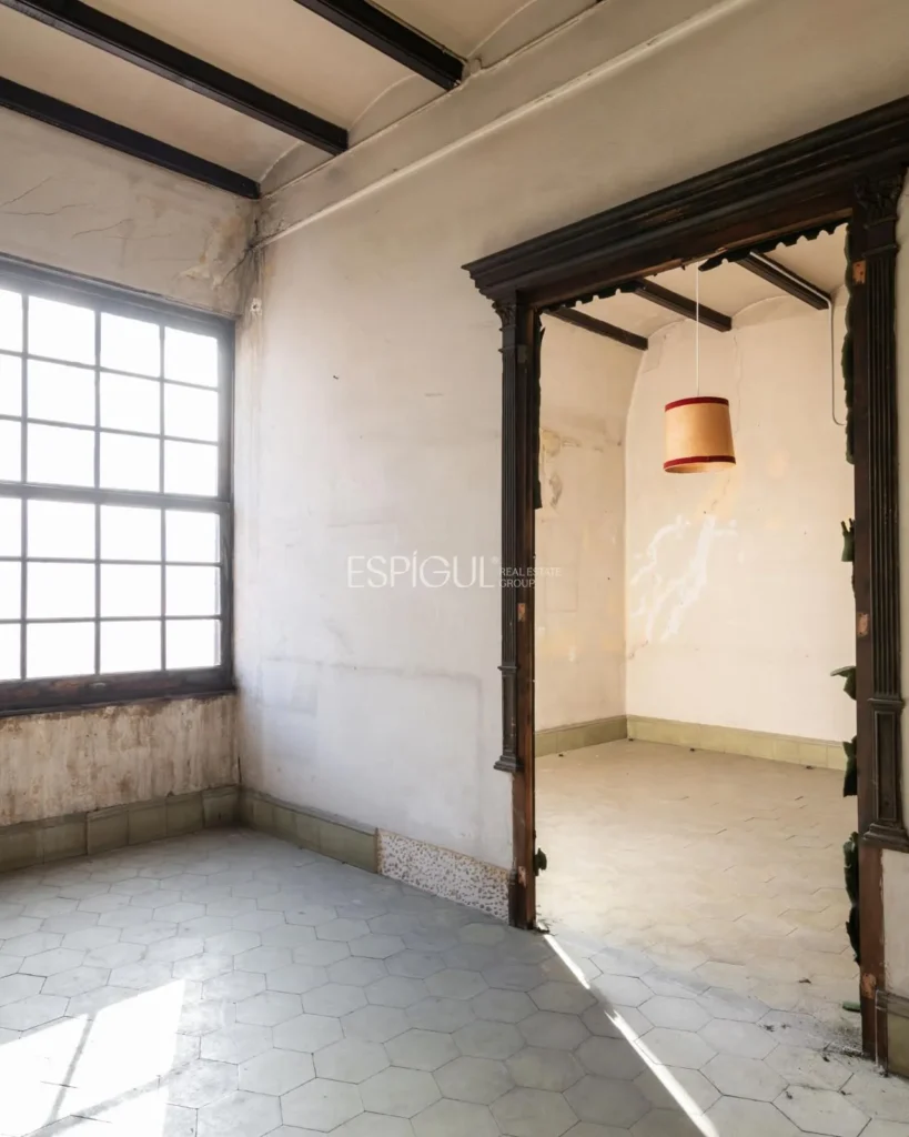 Duplex à vendre dans la rue de Majorque