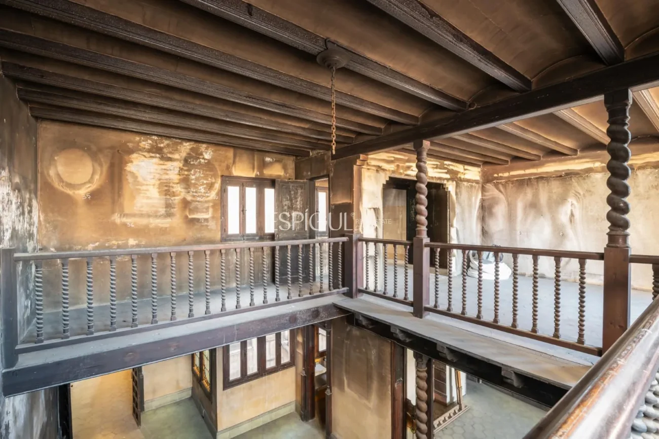 Duplex à vendre dans la rue de Majorque