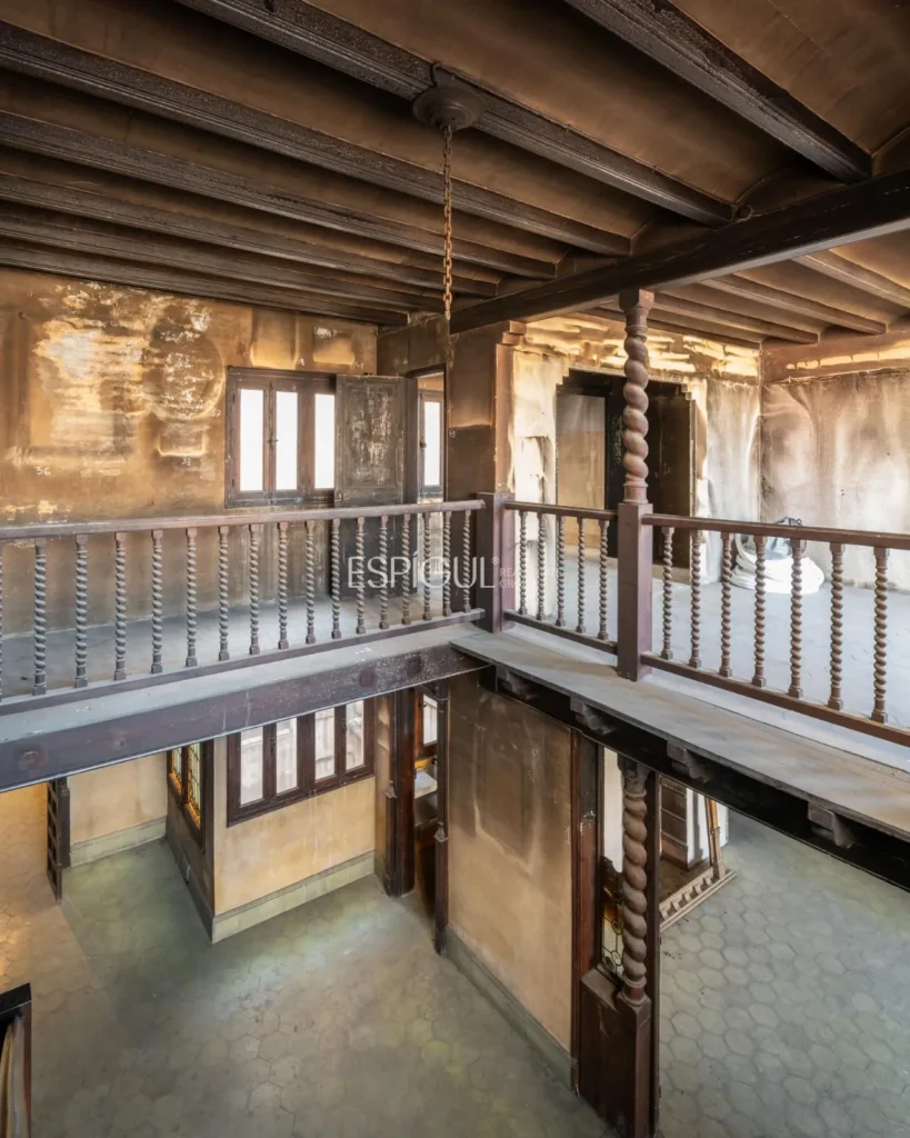 Duplex à vendre dans la rue de Majorque