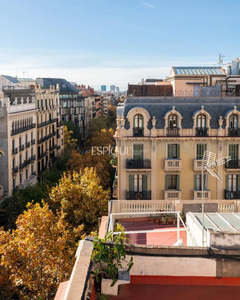 Duplex à vendre dans la rue de Majorque