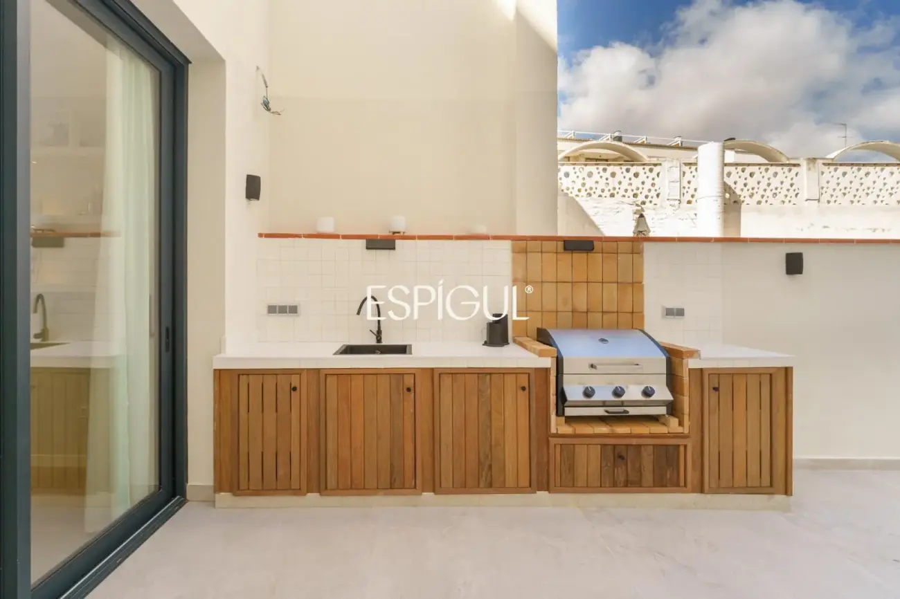 Exclusiva casa de lujo con piscina y spa en el corazón de Calella
