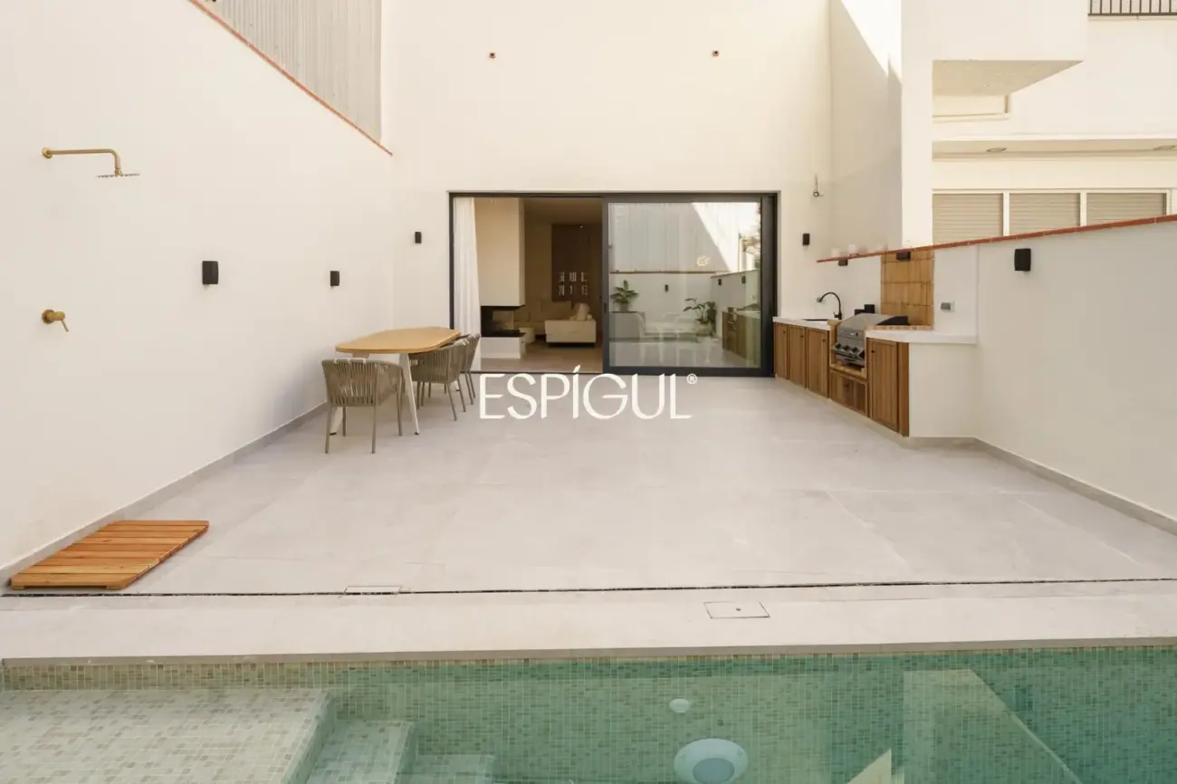 Exclusiva casa de lujo con piscina y spa en el corazón de Calella