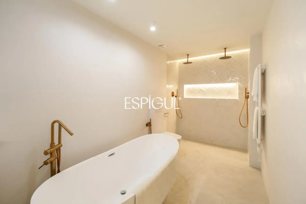 Exclusiva casa de lujo con piscina y spa en el corazón de Calella