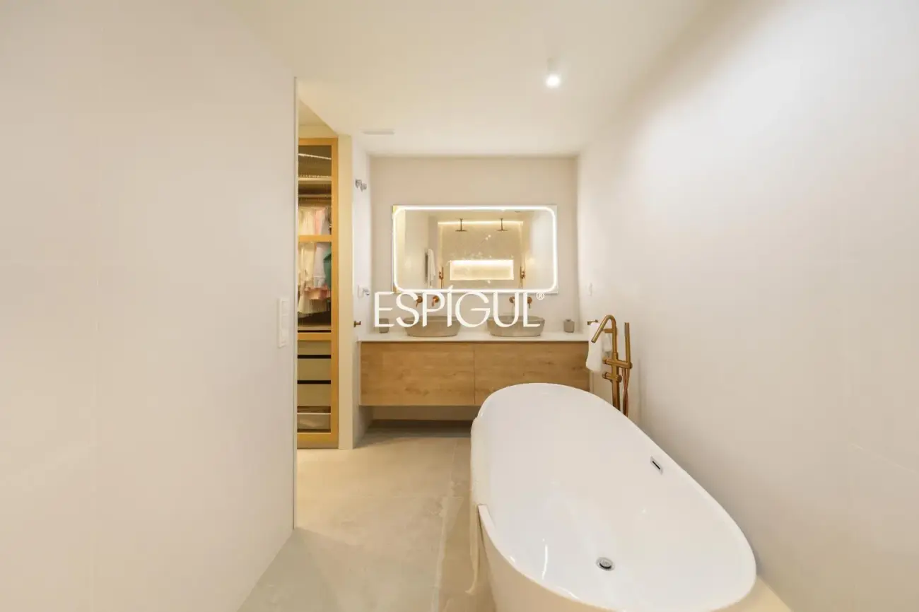 Exclusiva casa de lujo con piscina y spa en el corazón de Calella