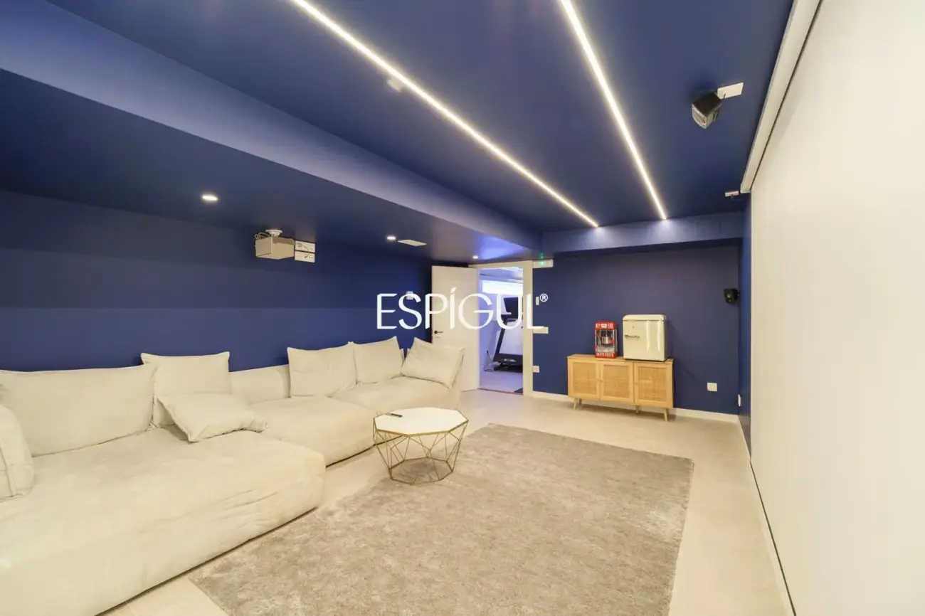 Exclusiva casa de lujo con piscina y spa en el corazón de Calella