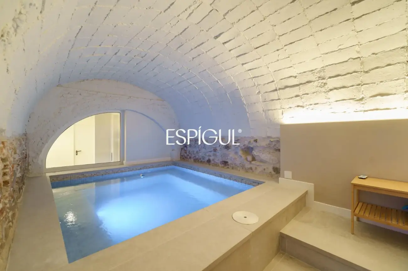 Exclusiva casa de lujo con piscina y spa en el corazón de Calella
