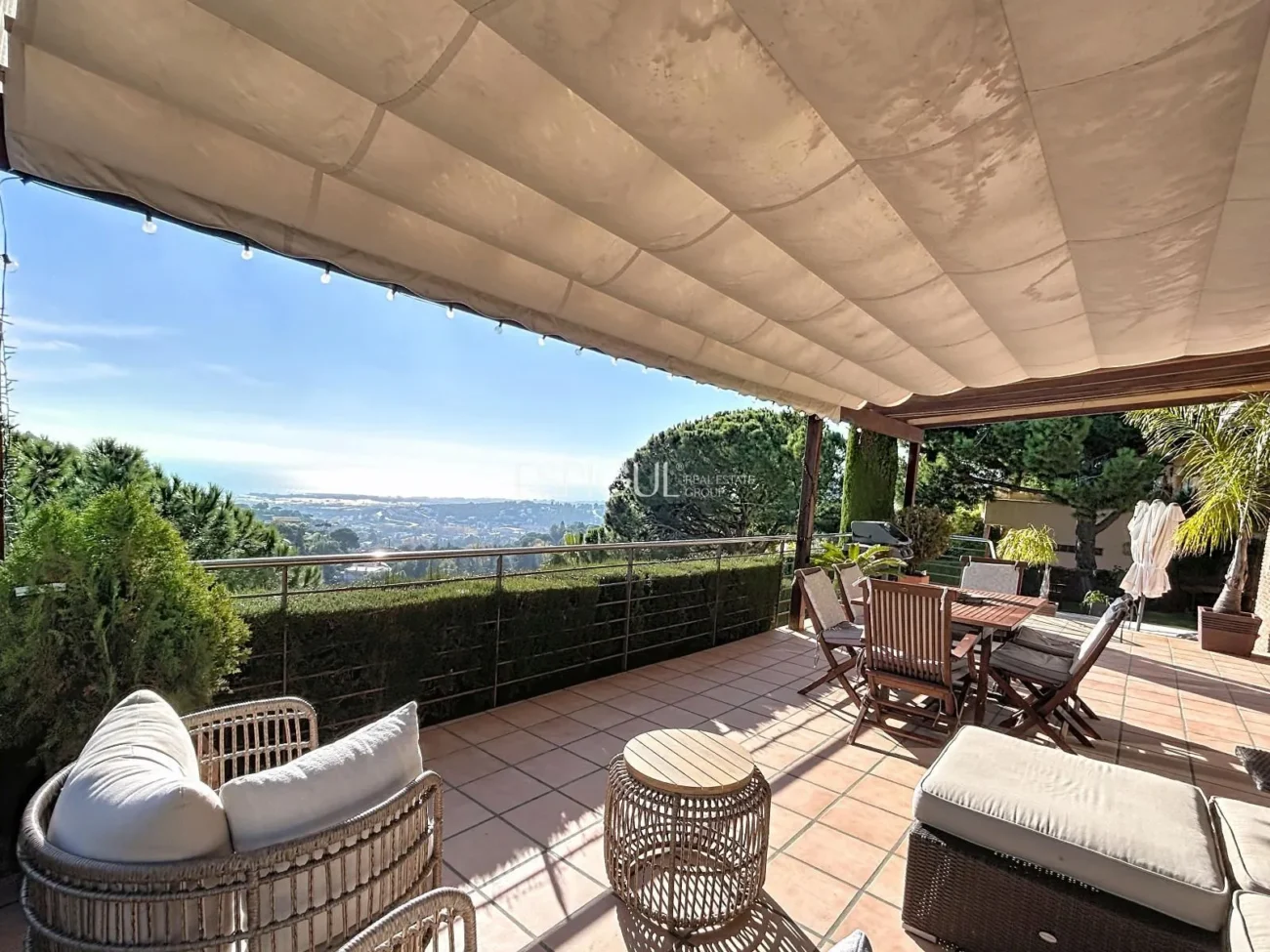Impresionante casa con vistas panorámicas al mar en Can Tolrà
