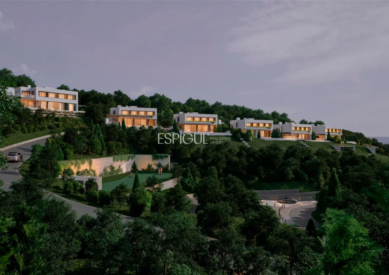 Luxe amb vistes al mar: Exclusives cases d’obra nova amb piscina a Llavaneres