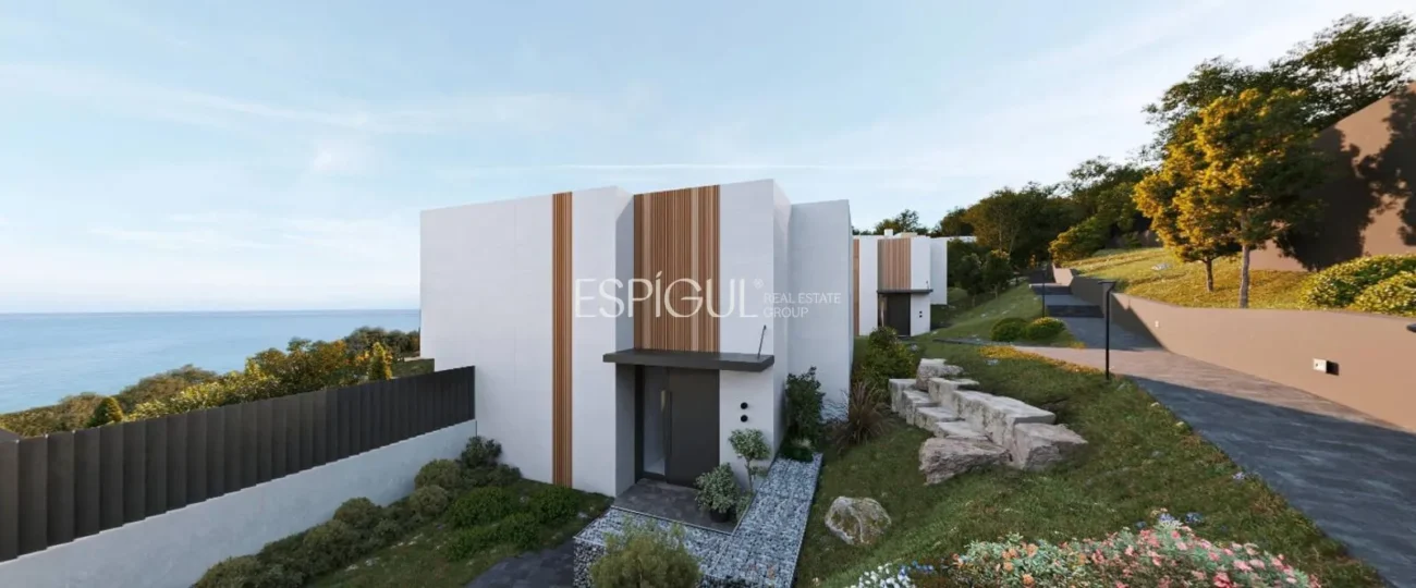 Luxe amb vistes al mar: Exclusives cases d’obra nova amb piscina a Llavaneres
