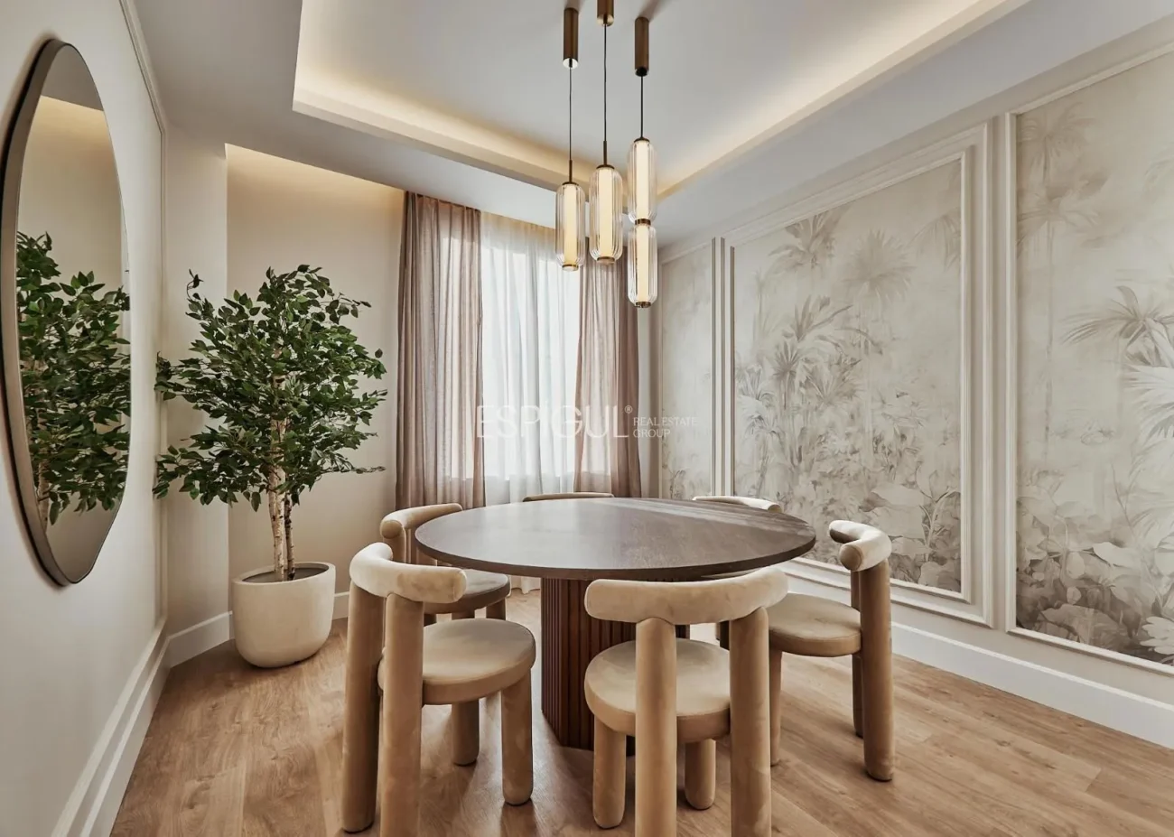 Exterior apartment with terrace on Calle Leganitos, Palacio