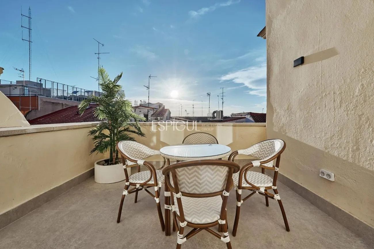 Exterior apartment with terrace on Calle Leganitos, Palacio