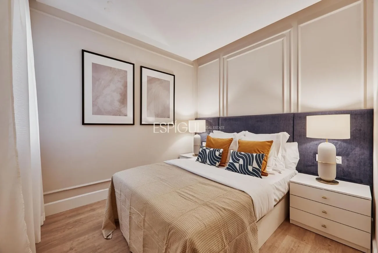 Exterior apartment with terrace on Calle Leganitos, Palacio