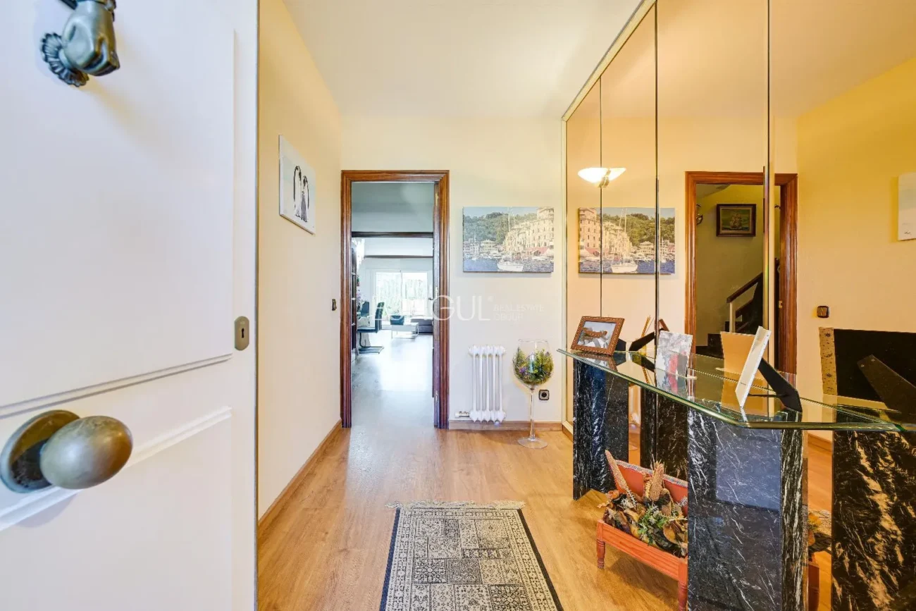 Reihenhaus in Can Pou: Platz und Komfort am Meer