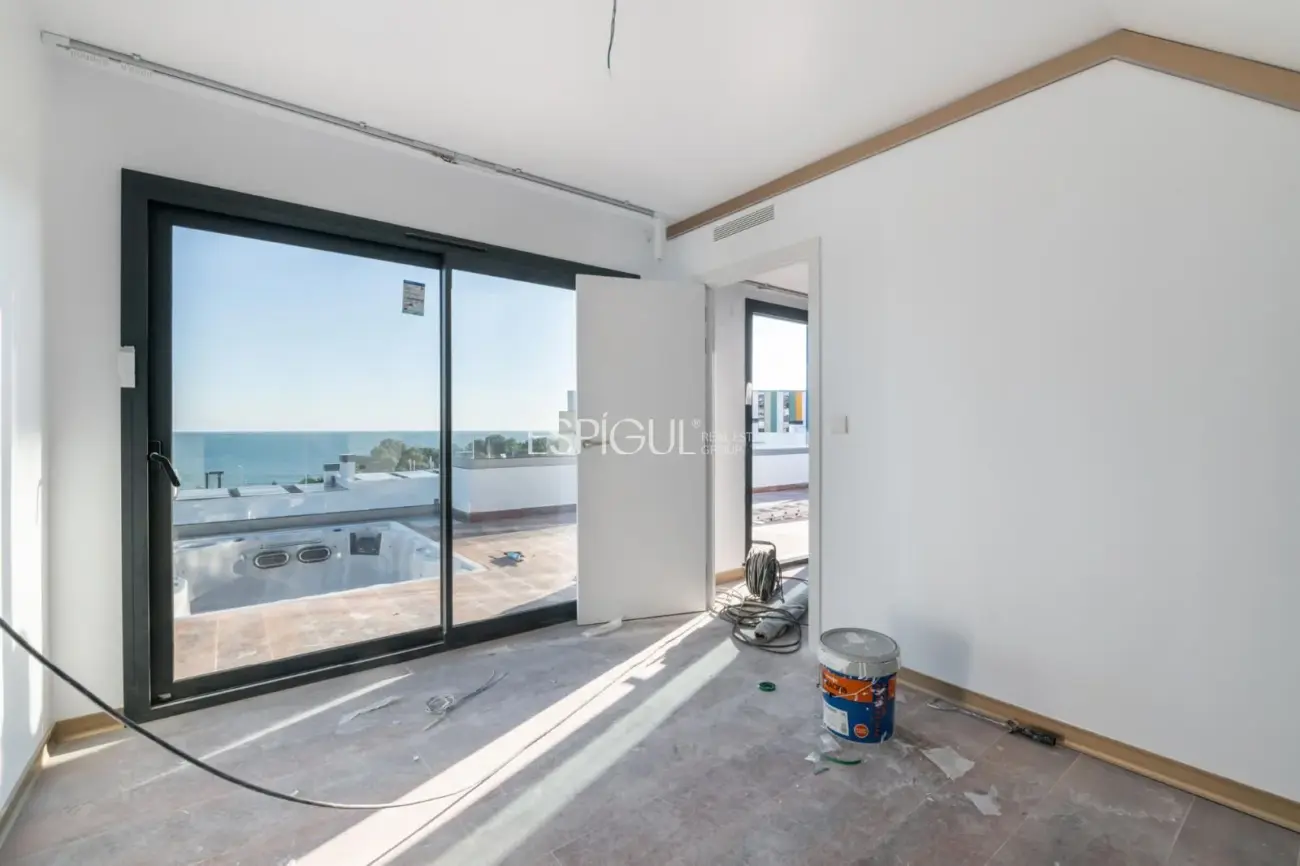 Casa independiente de obra nueva con espectaculares vistas al mar en Montgat