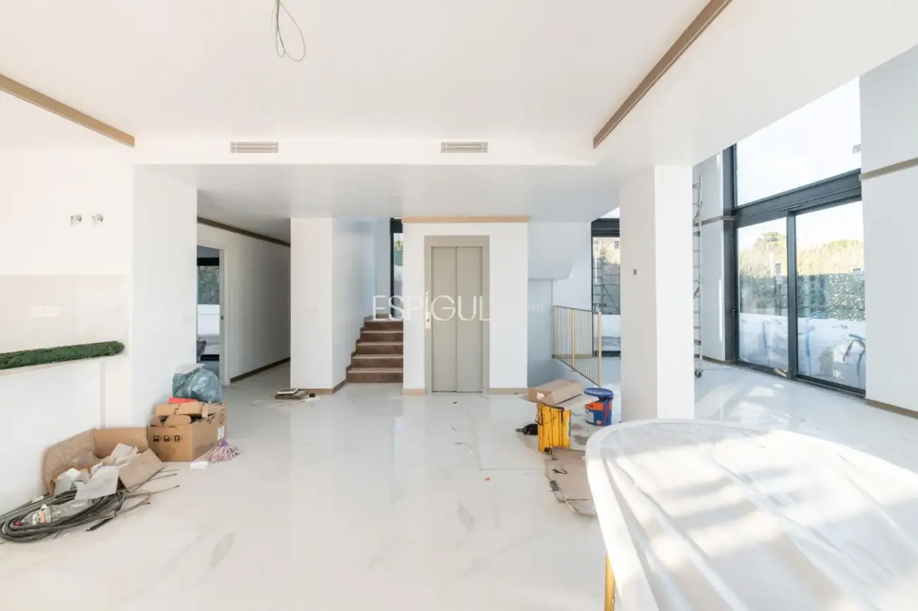 Casa independiente de obra nueva con espectaculares vistas al mar en Montgat