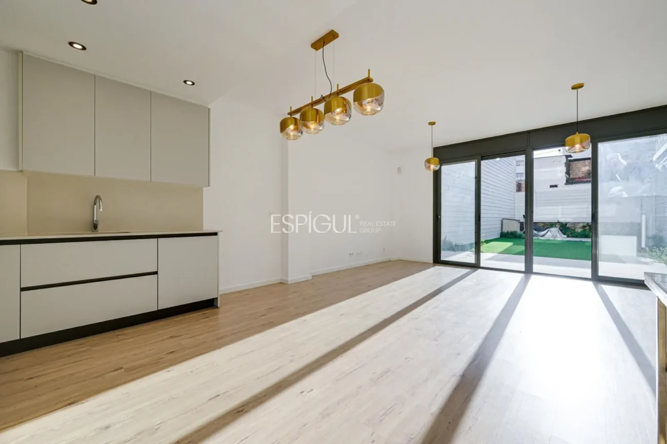 Dúplex con jardín privado en venta en Sants