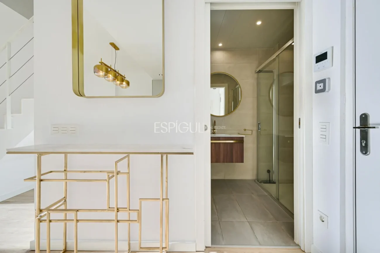 Dúplex con jardín privado en venta en Sants