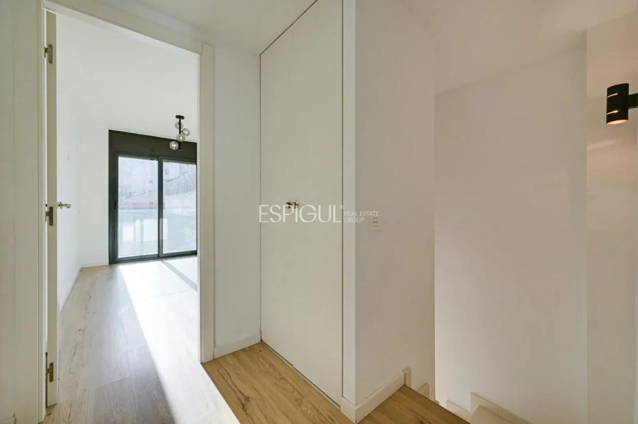 Dúplex con jardín privado en venta en Sants