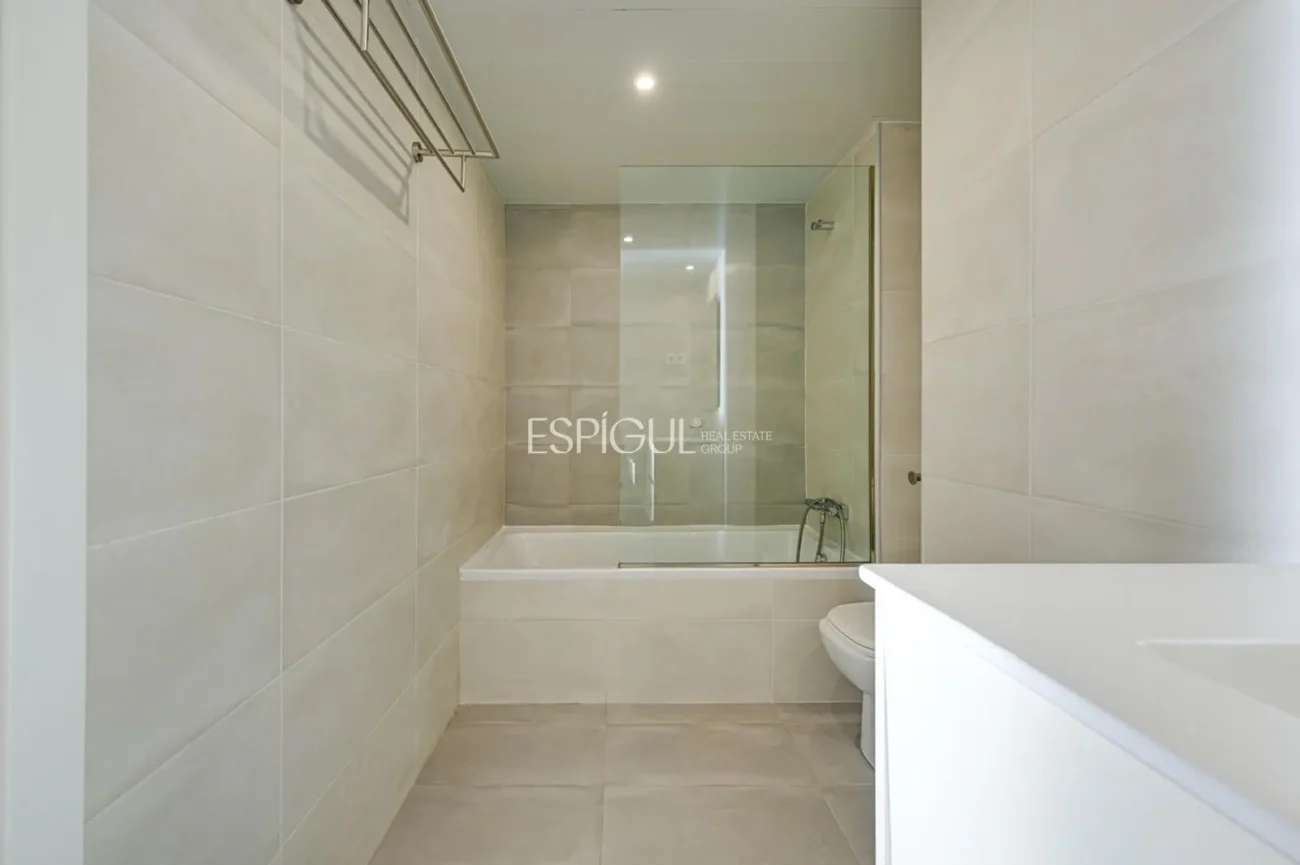 Dúplex con jardín privado en venta en Sants