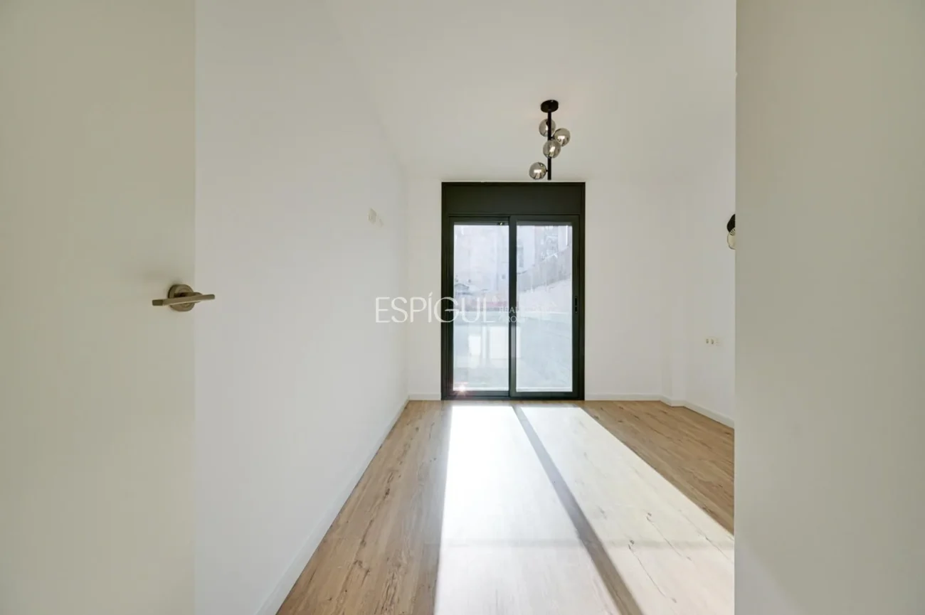 Dúplex con jardín privado en venta en Sants